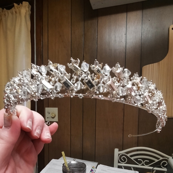 Tiara - Picture 1 of 5